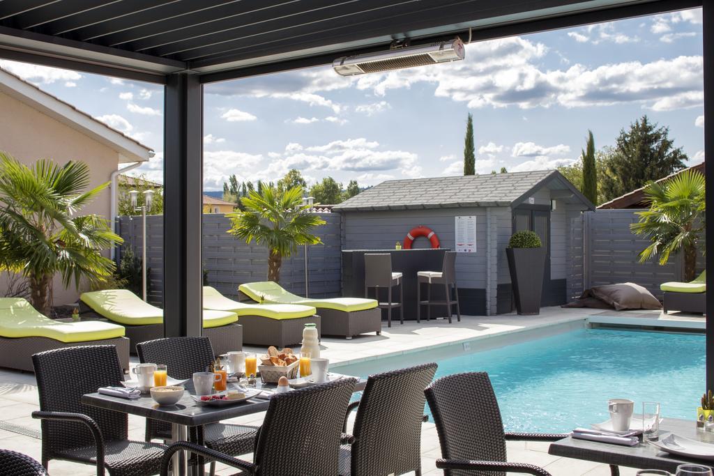 אמבריו ד'אזרגוס Contact Hotels Les Pierres Dorees מראה חיצוני תמונה