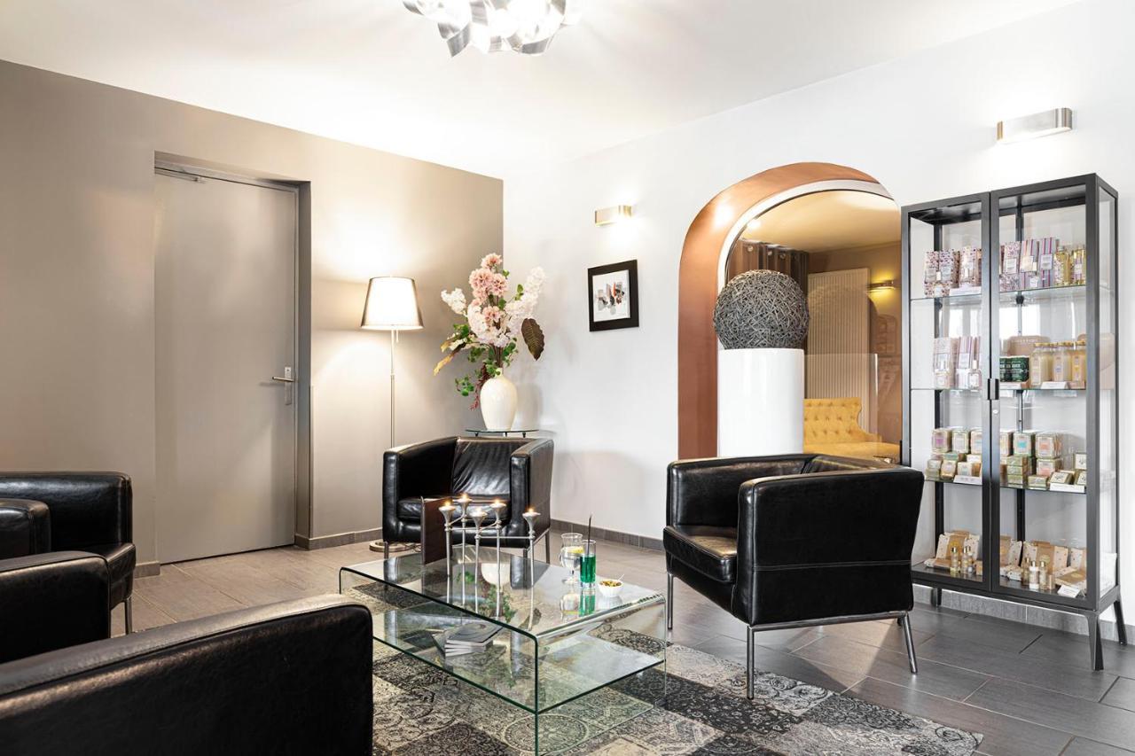 אמבריו ד'אזרגוס Contact Hotels Les Pierres Dorees מראה חיצוני תמונה
