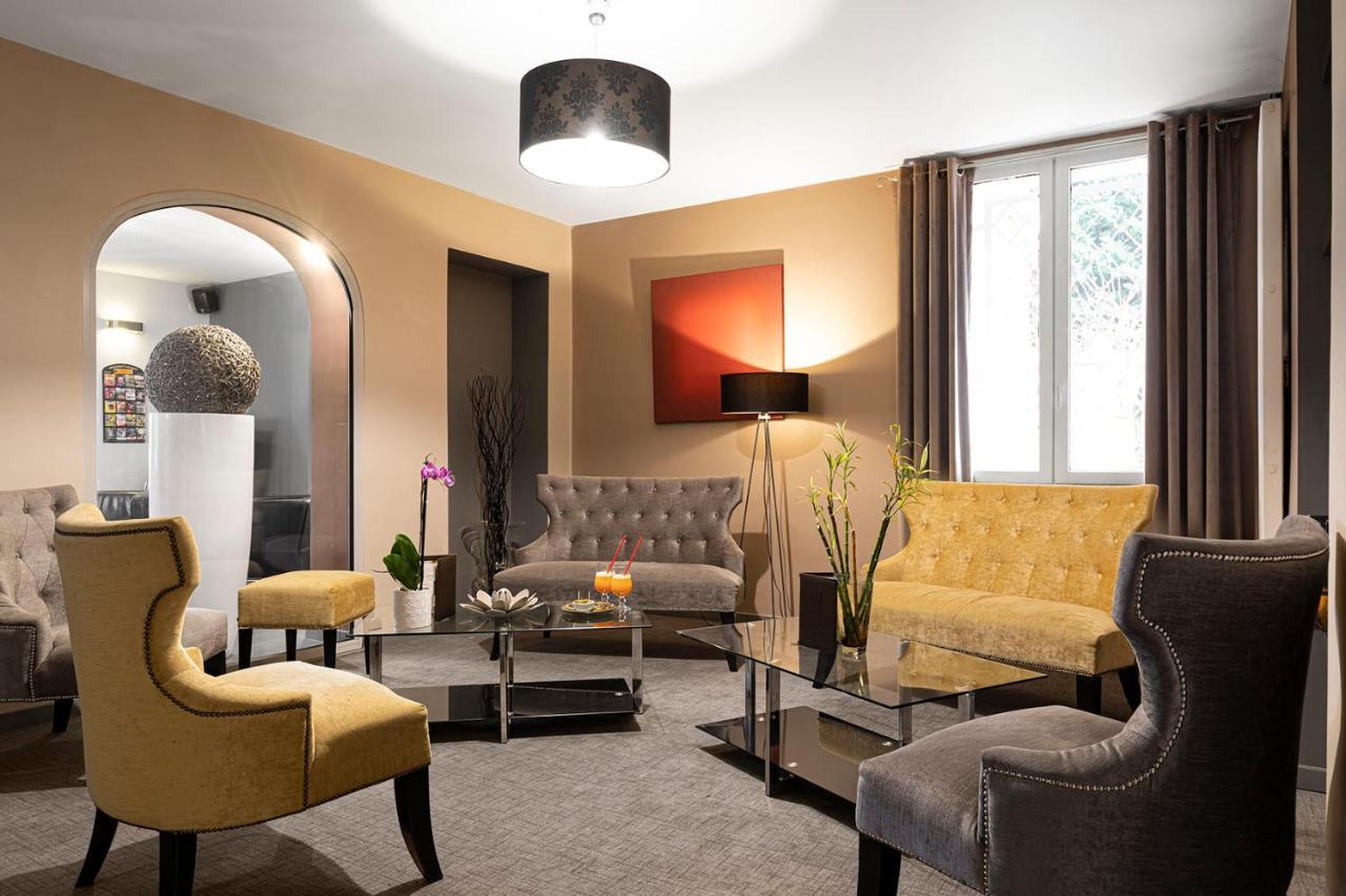 אמבריו ד'אזרגוס Contact Hotels Les Pierres Dorees מראה חיצוני תמונה